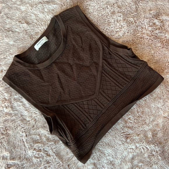 Tank - Picture 1 of 6